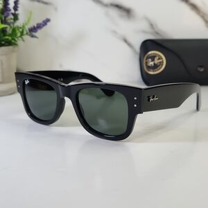 Ray-Ban Mega Wayfarer Sunglasses. Black Frame with Green Lenses. RB0840s